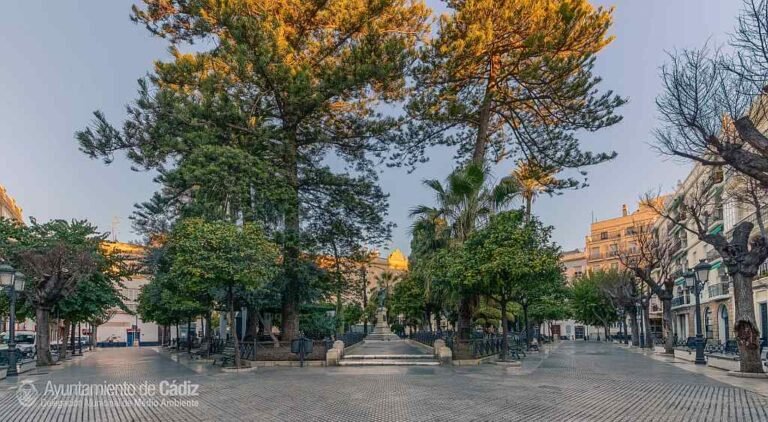 The Plaza Candelaria in Cádiz
