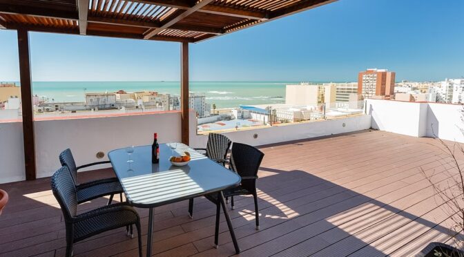 Exploring Cádiz: Where to Stay – Apartments, Houses, or Hotels?
