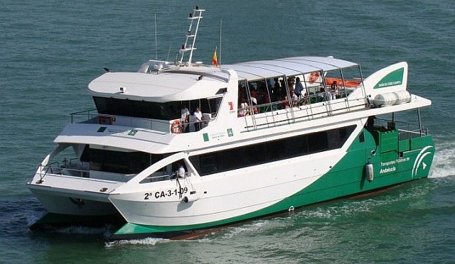 Catamaran service in Cádiz